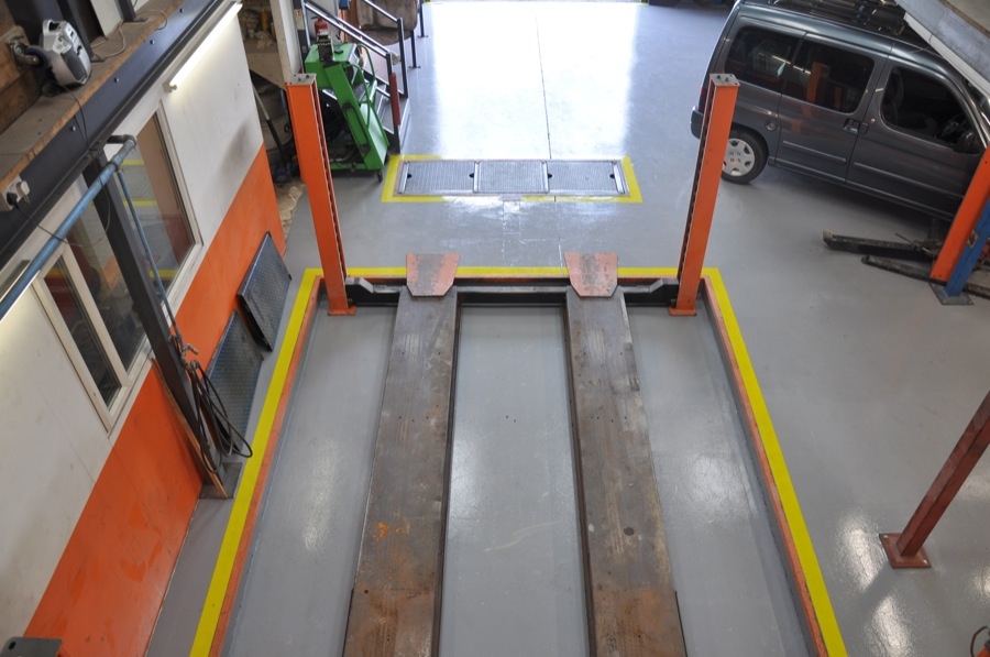 Polyaspartic floor coating