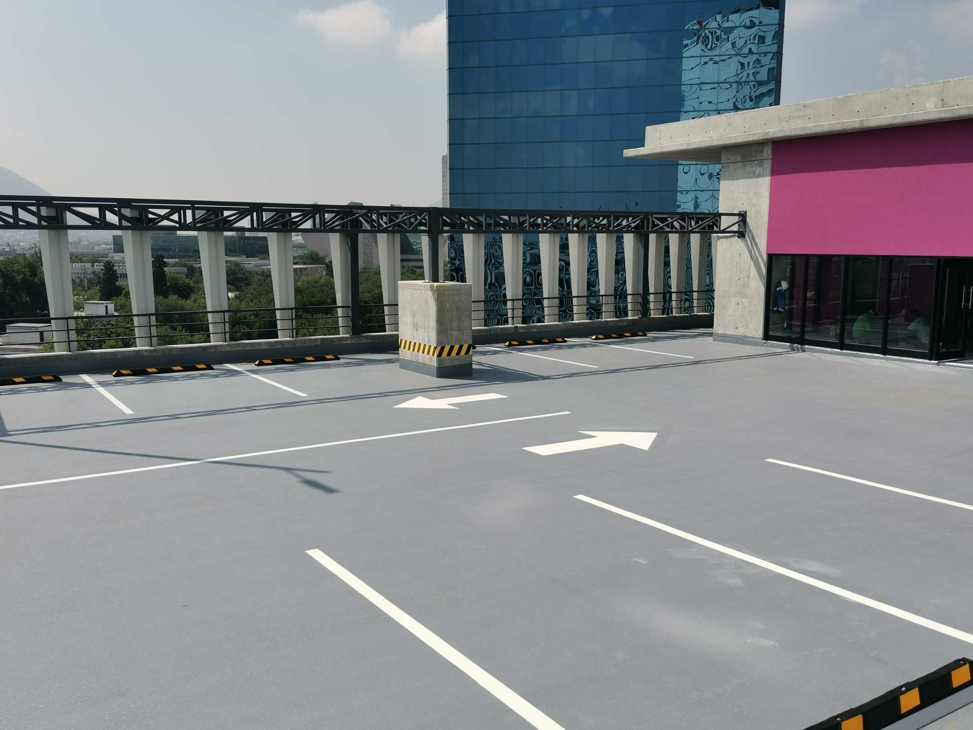 Polyurea traffic deck waterproofing